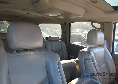 2004 Chevrolet Suburban 1500 Lt z USA, uszkodzony, nr VIN 3GNFK16T04G294746